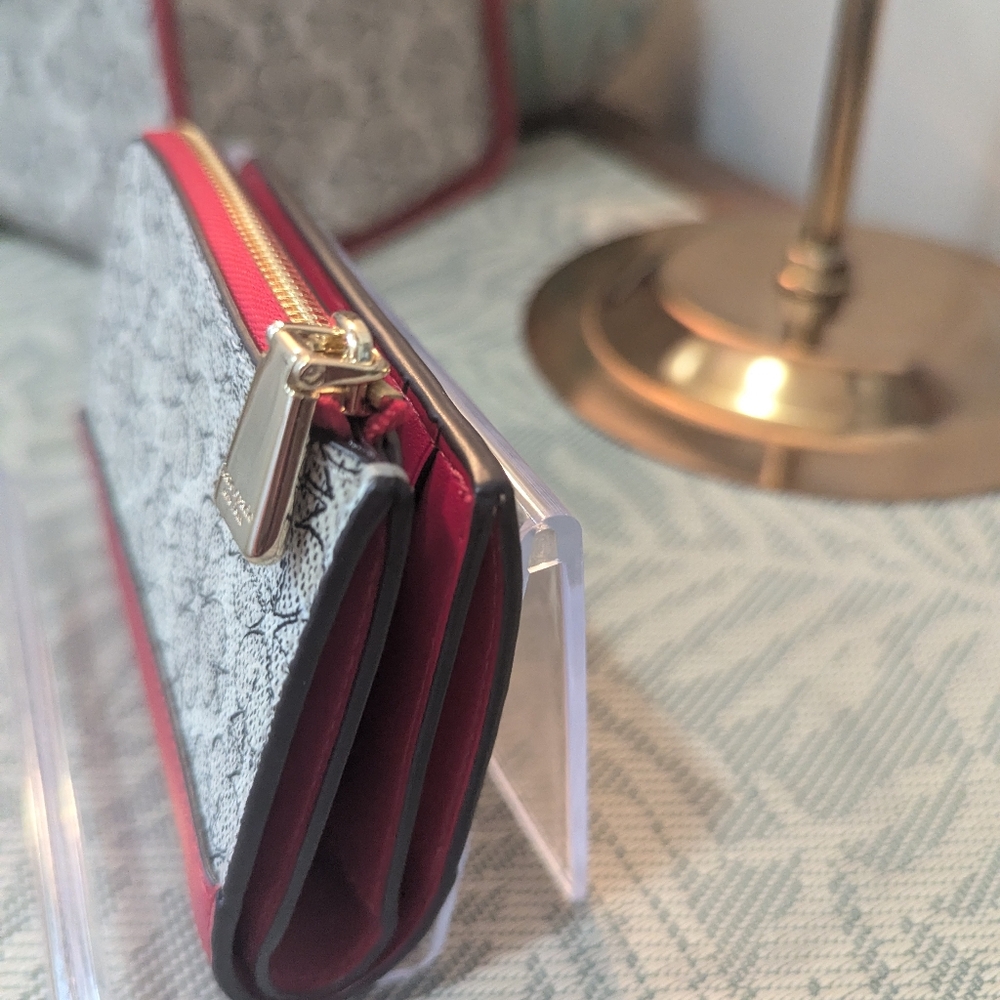 Kate Spade Flower Small Compact Wallet - Picture 10 of 13